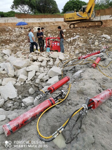 武汉大型露天采石场不用放炮的开采本地施工处