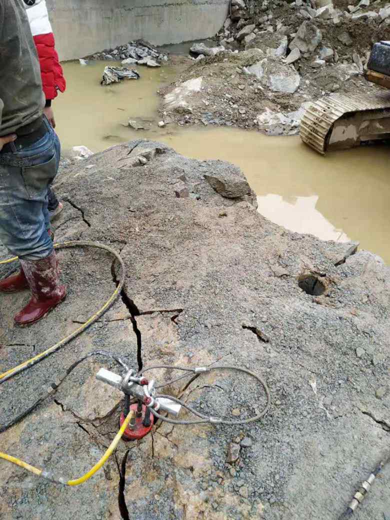 甘肃临夏静态地下挖石头基坑破裂机哪家好