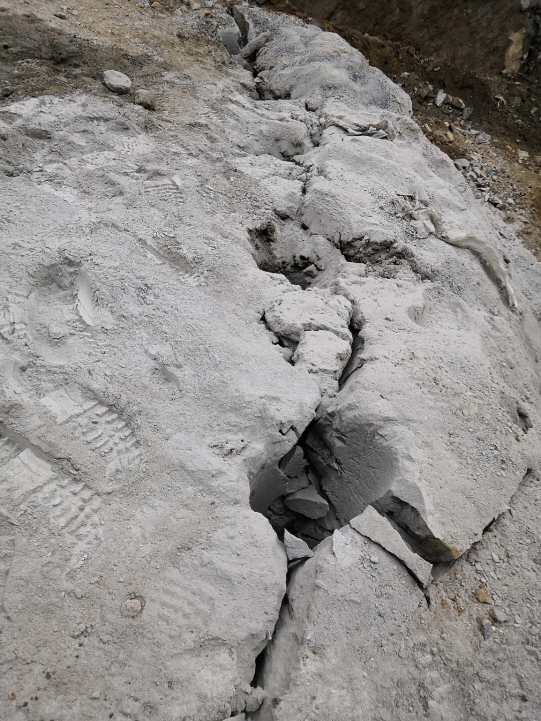 甘肃临夏静态地下挖石头基坑破裂机哪家好