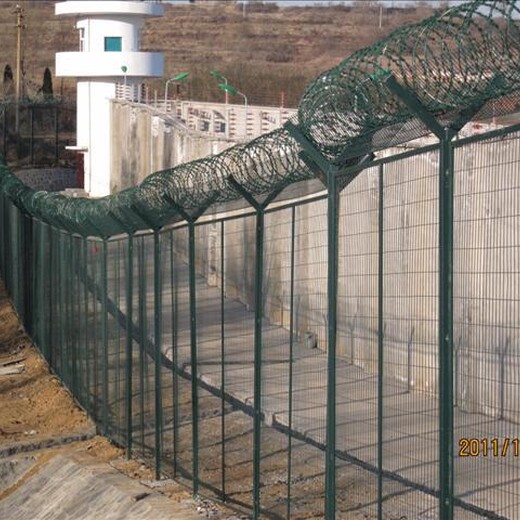 四川铁路护栏网厂家安装施工铁路高速公路封闭网绿色框架护栏网