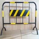 德陽不銹鋼鐵馬護(hù)欄批發(fā)廠家會場臨時防護(hù)欄移動鐵馬圍欄