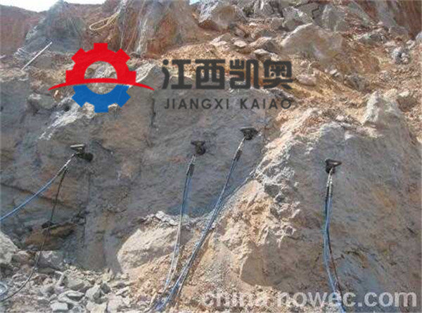 岩石劈裂机视频苏州_裂石器公路扩建