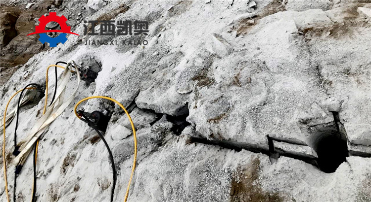 混凝土拆除液壓靜態(tài)爆破巖石劈力機(jī)視頻臨汾