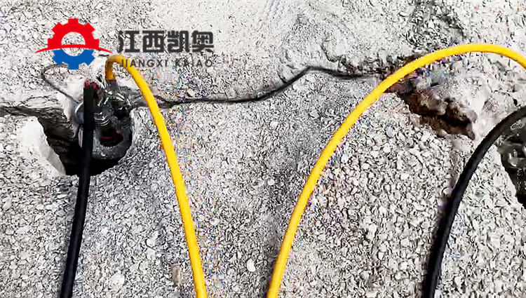 大型石頭劈裂機(jī)大型巖石劈裂機(jī)定制破拆除樁頭甘肅酒泉