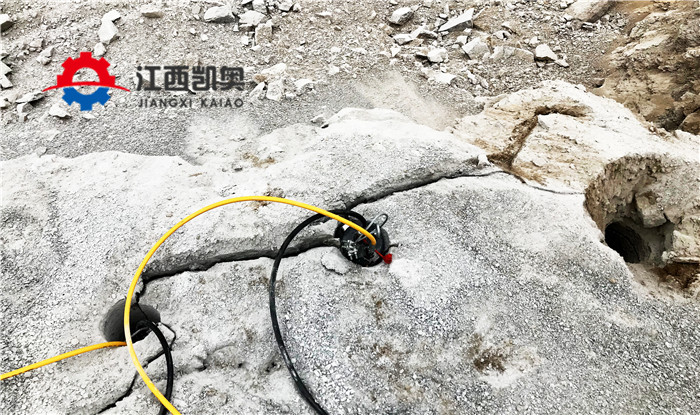 洞采一天多少米分裂器蓋房子挖地基劈裂機(jī)浙江寧波
