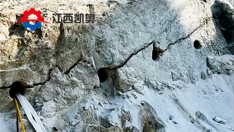 岩石开山机视频液压柱塞式劈裂棒硬石头破碎广东珠海