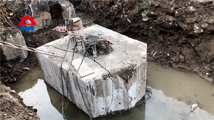 陕西榆林液压裂石机哪里有卖劈裂机桥面拆除