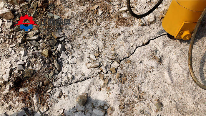 挖基坑硬石头劈裂机洞采岩石劈裂机价格混凝土桩头破拆除广西桂林