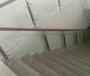 海口玻璃楼梯扶手安装-不锈钢立柱+玻璃护栏+实木扶手