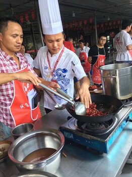 哪里可以学周黑鸭技术想学卤菜多少钱