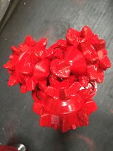 钢齿牙轮钻头图片