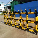 安全警示防撞移動(dòng)路障攔車(chē)阻車(chē)移動(dòng)鐵馬護(hù)欄