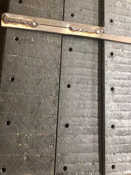 萍乡堆焊复合耐磨板6+4进行热处理