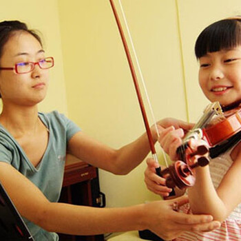 岗贝小提琴培训班多少钱少儿唱歌培训钢琴练琴的方法