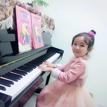 深圳龙岗学钢琴想学钢琴什么时候开始好难吗南联钢琴培训