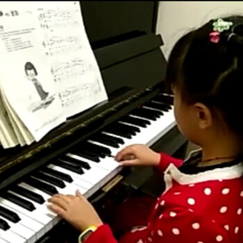 深圳龙岗双龙学钢琴孩子几岁适合钢琴荷坳永湖培训