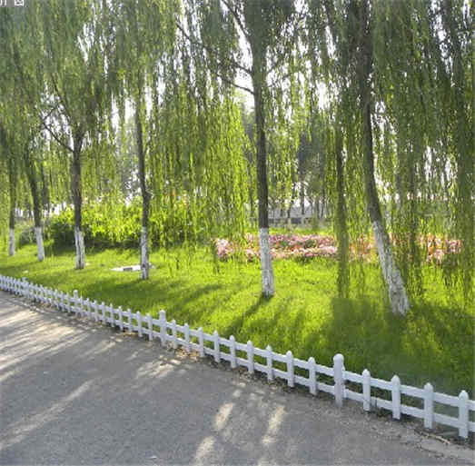 信阳光山县篱笆花园围栏庭院装饰护栏哪里有便宜厂家？