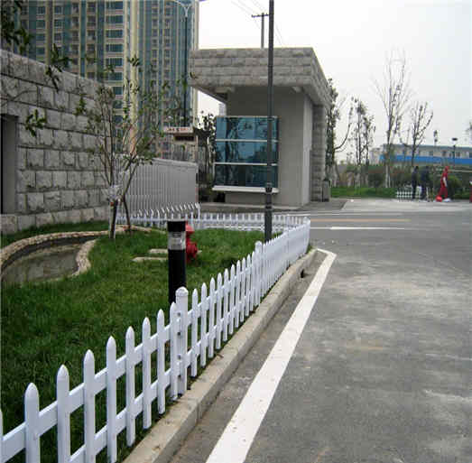 赣州市定南县塑钢护栏花栏隔断竹护栏             _木纹色护栏,墨绿色护栏