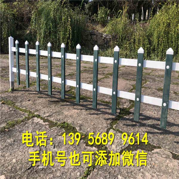 武汉黄陂绿化围栏 pvc伸缩竹拉网竹篱笆栅栏，仿木围栏围墙护栏。。。哪里有卖护栏产品