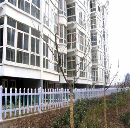 辉县市PVC塑钢护栏草坪围栏找哪家
