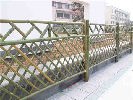 连云港海州区pvc塑钢栅栏 pvc塑钢栏杆送立柱？含运费？