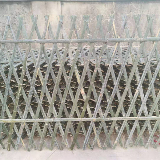 四川泸州花园隔断装饰圆木实木栅栏竹篱笆竹子护栏