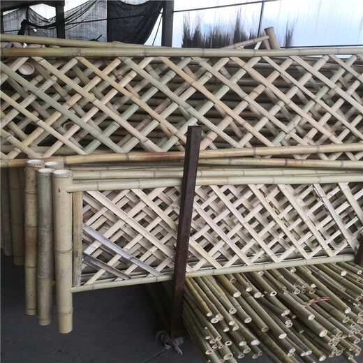 信阳碳化竹片原木色护栏竹篱笆竹子护栏