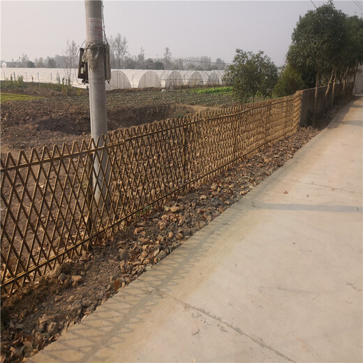 城口竹篱笆墙仿木纹栏杆竹篱笆竹子护栏