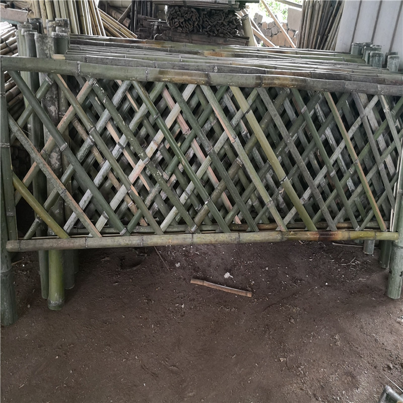 北海竹篱笆价格伸缩碳化木护栏竹篱笆竹子护栏