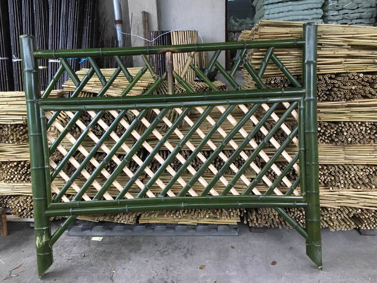太原防腐竹子碳化木桩竹篱笆竹子护栏