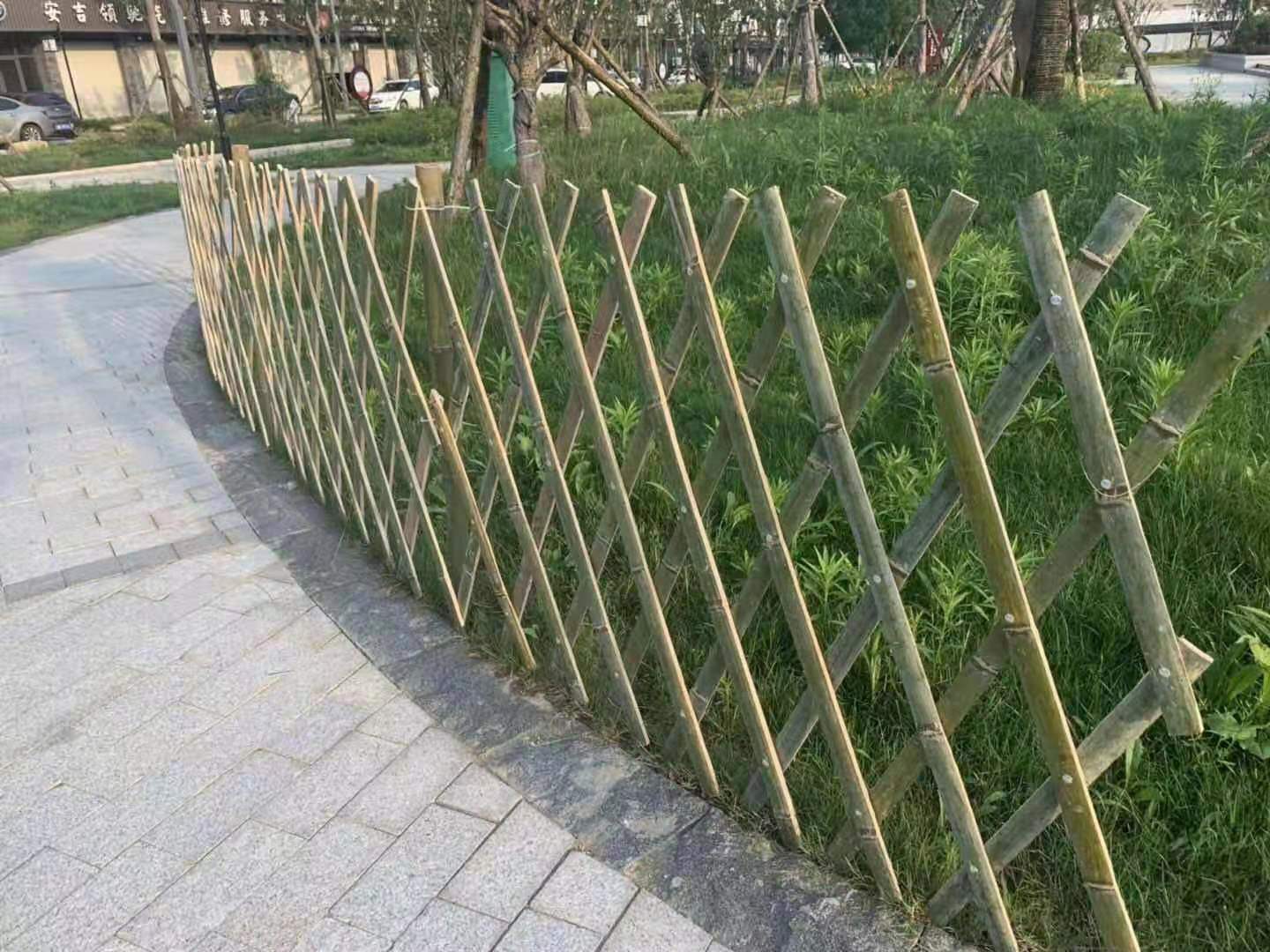 鄢陵县碳化木围栏防腐木篱笆竹篱笆竹子护栏