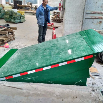 物流倉儲搬運使用液壓登車橋雨天可使用包安裝佛山江門珠海