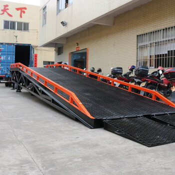 裝卸升降作業(yè)液壓登車橋移動式操作大容量載貨浩翔升降機(jī)