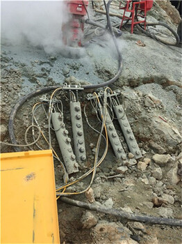 楚雄市采石场破青石挖机打不出量用哪种设备