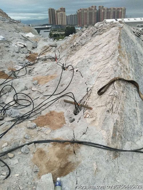 克拉玛依市桩孔岩石分裂机破碎劈裂棒