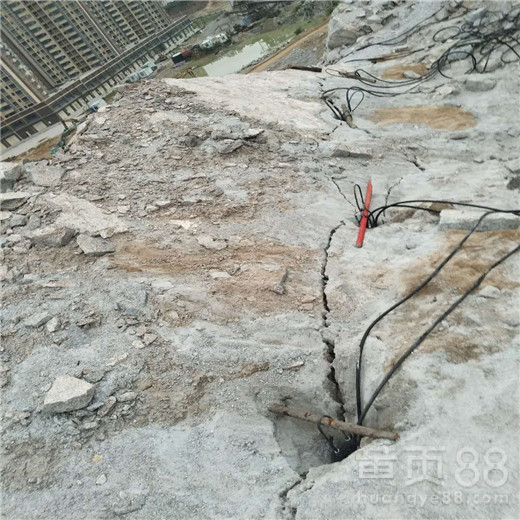 地铁修建破硬石头分裂棒广州市