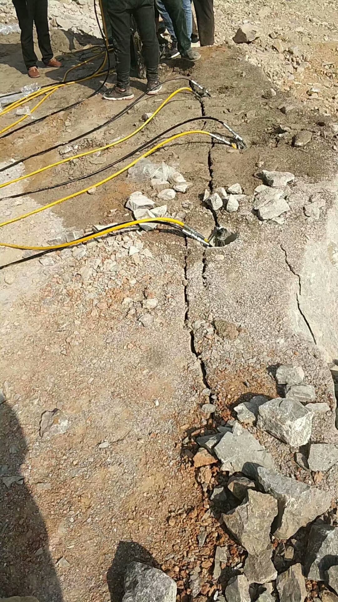 泸州市道路维修碎石分裂机