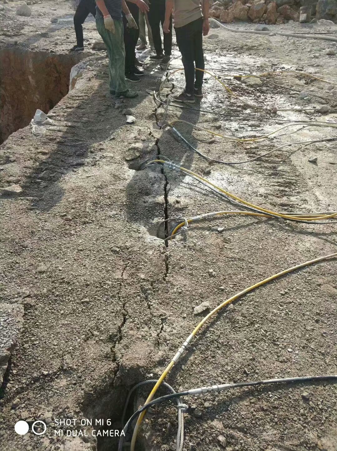 水库挖掘裂石机丽江市