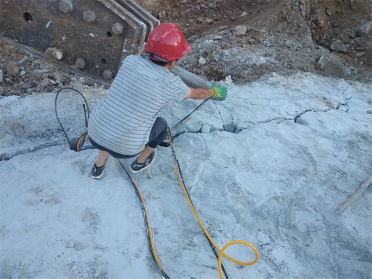 水压破石机开山挖石头百色市