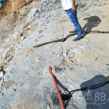 丹东市矿用劈裂机土石方开采石头劈裂机