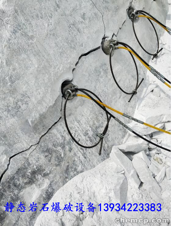 新疆阿拉尔岩石开采石头硬挖不动开山机高产量设备