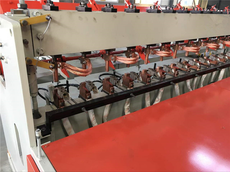 焊网机一次成型自动生产原理