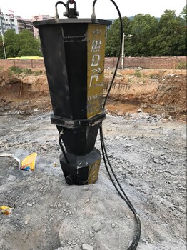 水库修建石英石破裂液压分石机开石机