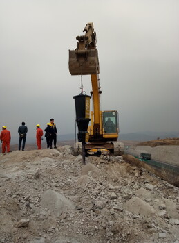 水库修建矿山铁矿开采机械设备劈裂器