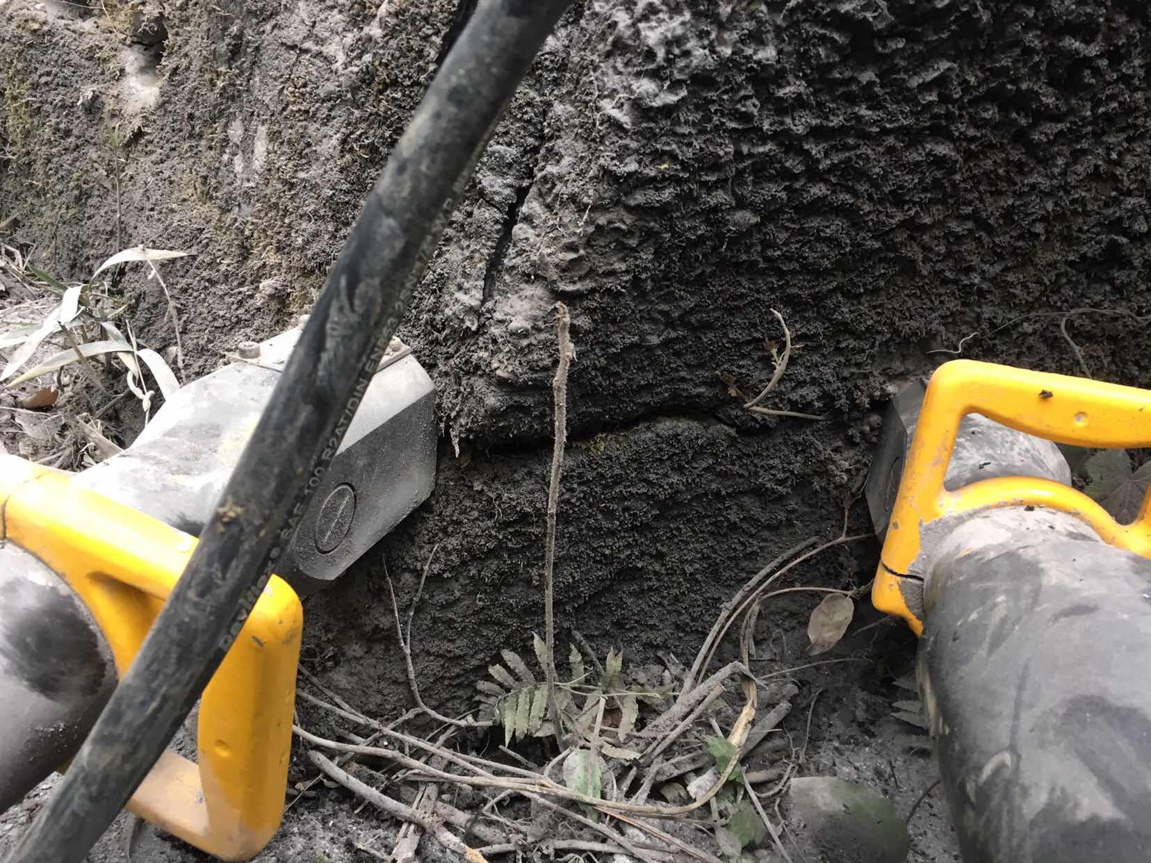 矿山石材开采地基开挖裂石液压劈石机-