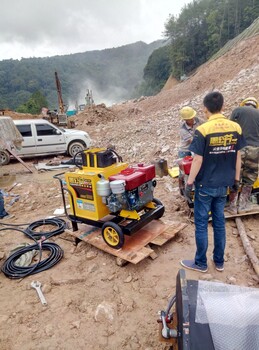 代替放pao设备岩石劈裂机房屋挖地基整块荒料岩石液压分石机