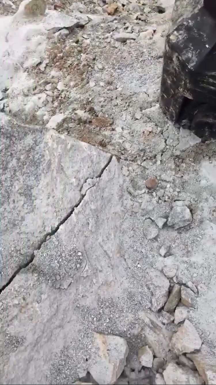 陕西安康劈裂机采石场静态破大型破石机质量好的开挖器