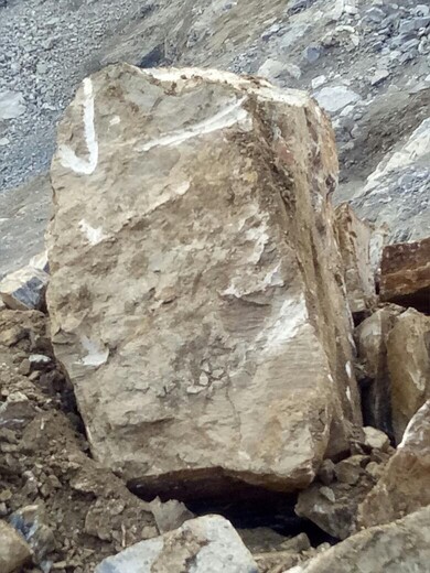 岩石分裂设备道路岩石石地基施工破除岩石劈裂机