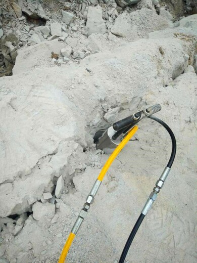 麒麟沟槽挖遇到岩石撑裂棒