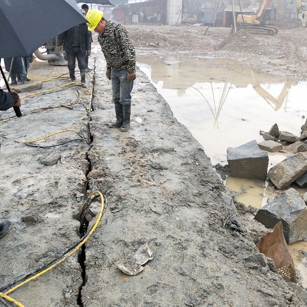 丽水市土石方工程硬石头无声破裂石机